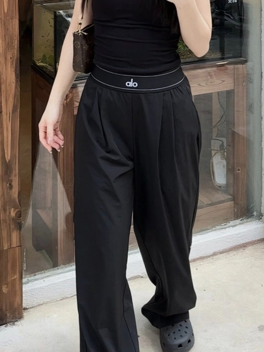 Alo Yoga Black Suit Up Trouser NWT✨(Regular) - Suitable for all seasons😘 - Picture 7 of 7